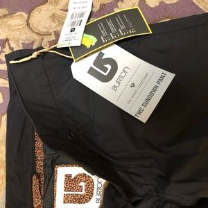 Women’s snowboarding pants